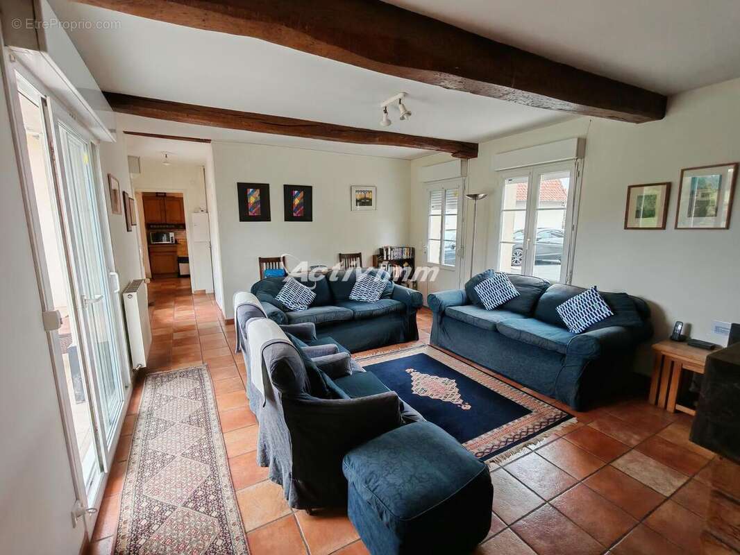 4275 28 - Maison à HESDIN