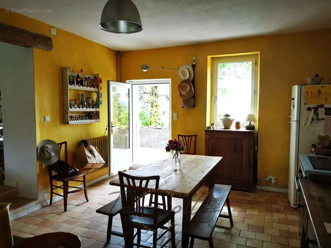 Maison à ALBA-LA-ROMAINE