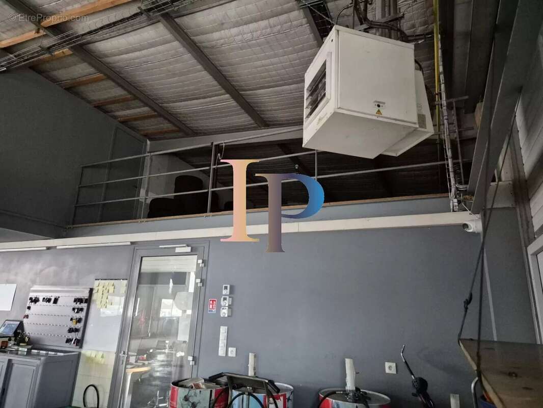 Local industriel et commercial - photo 15