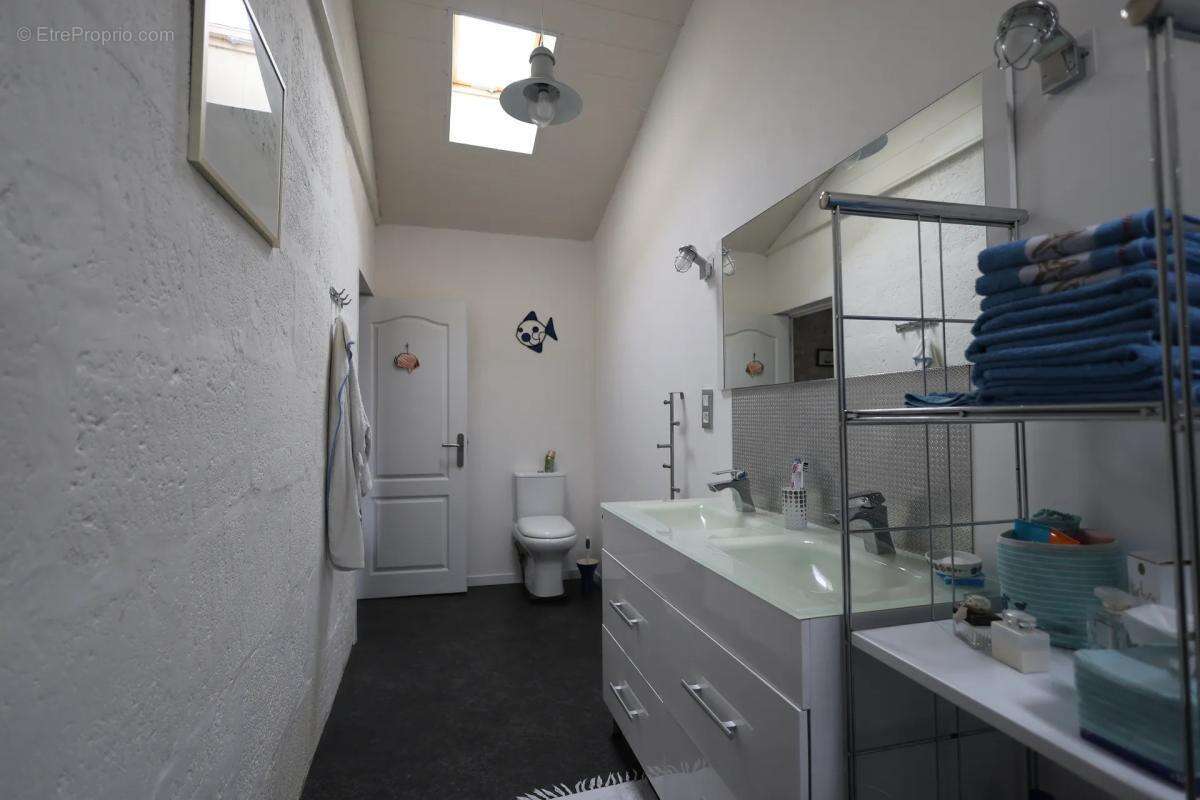 Maison à CHENAC-SAINT-SEURIN-D'UZET