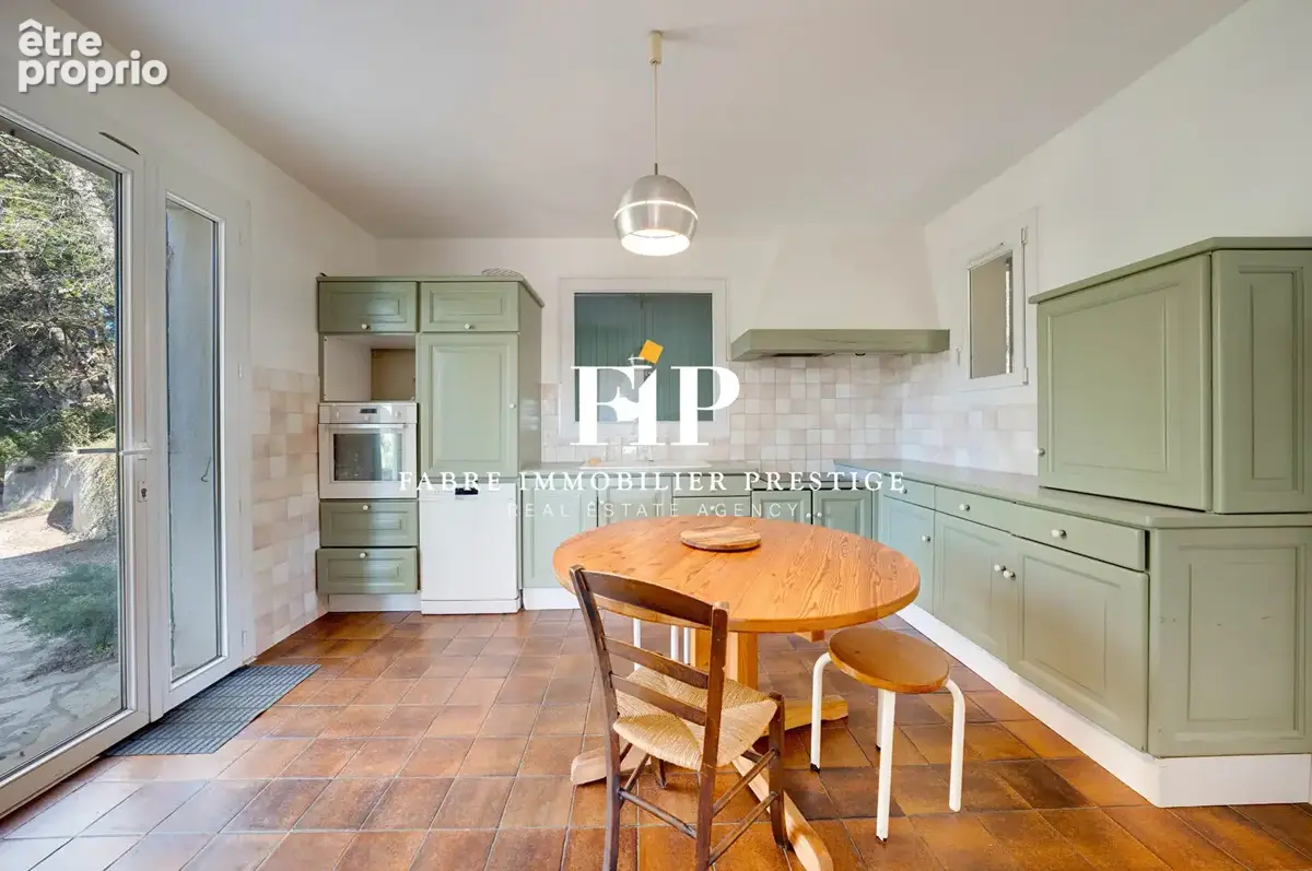 À 2 km du centre d'Aix ? Maison 250 m² , 10 pièces, avec vue - photo 6