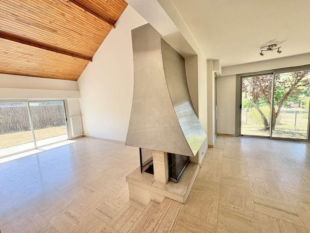Maison 141 m² à Saint-Cyr-En-Val  - photo 2