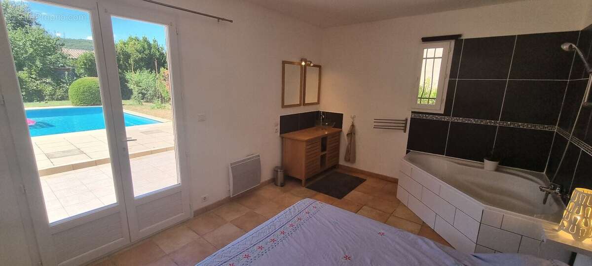 Maison à OCTON