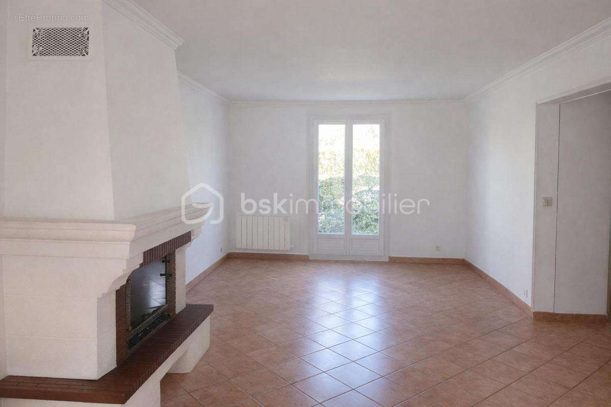 Maison à MENNECY