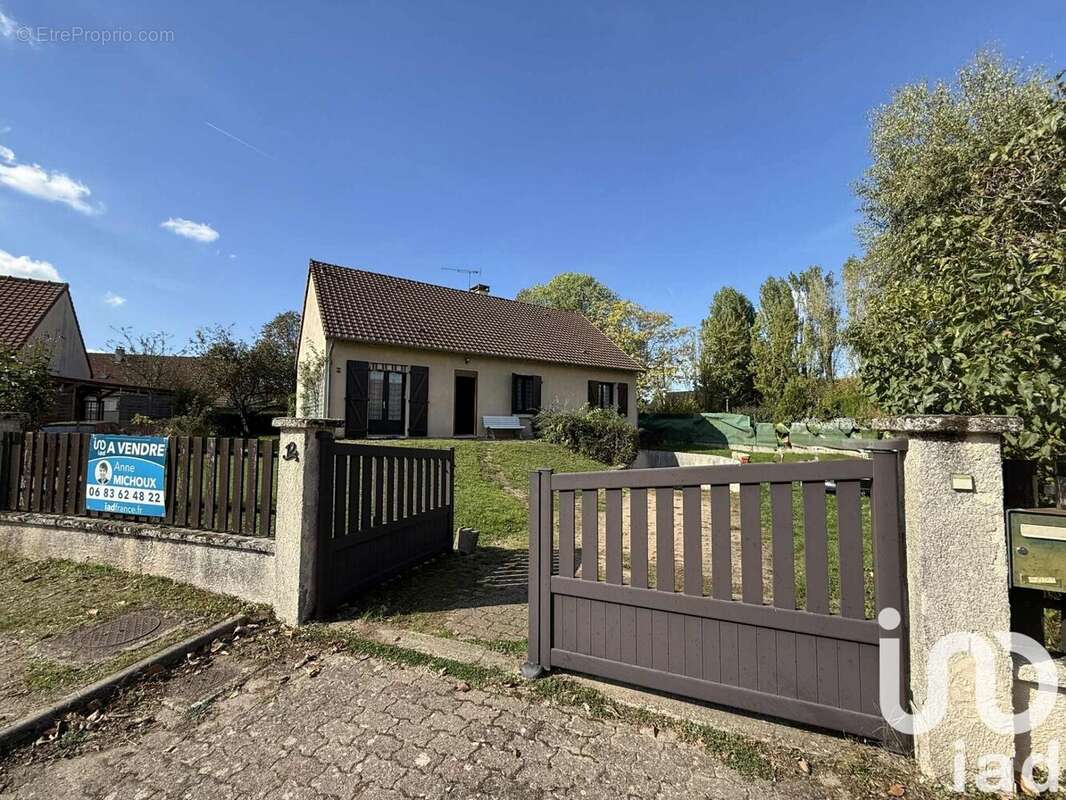 Photo 3 - Maison à YZEURE