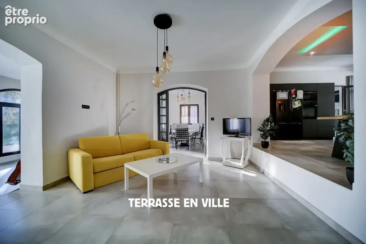 La ciotat - figuerolles - maison d'architecte t9 - 400m2 - jardin - 1000m2 - piscine - garages - 1870000€ - photo 12