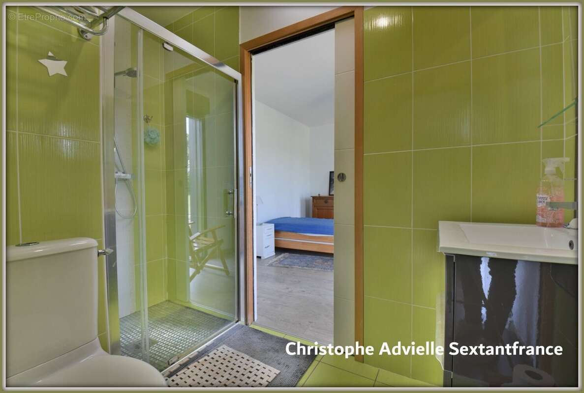 Villa d'architecte ossature bois, plain pied , 4 chambres , piscine, garage et atelier sur 1,6 Ha - photo 10