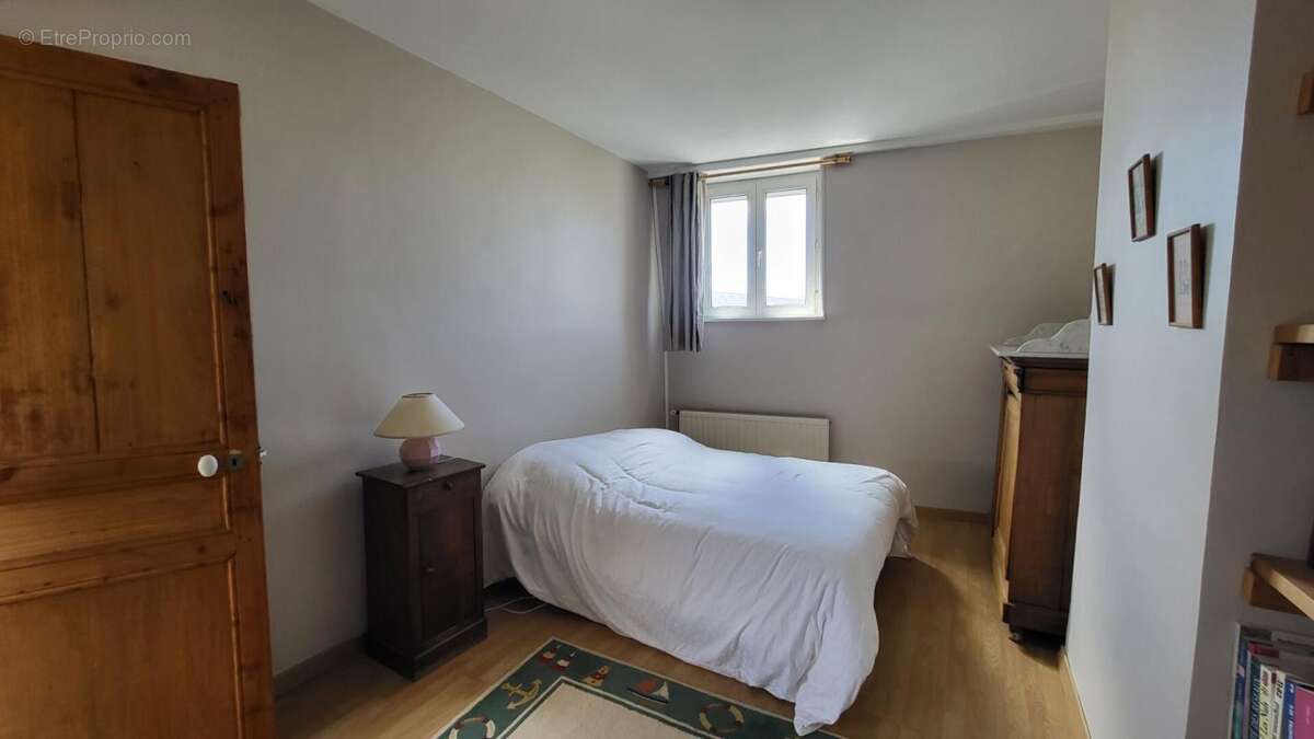 Maison de caractère rénovée centre ville, 4 chambres - photo 9