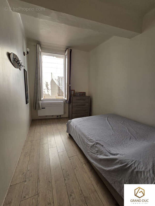 Appartement à MARSEILLE-2E