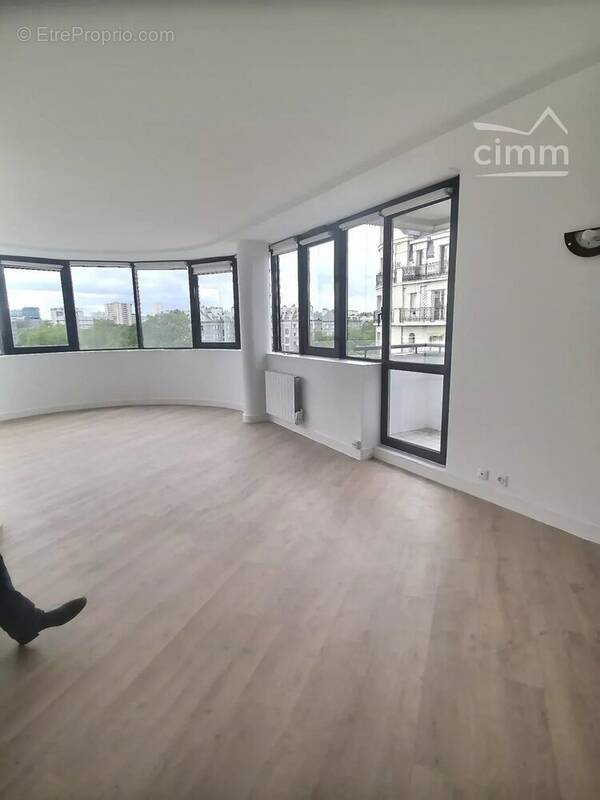 Appartement à PARIS-14E