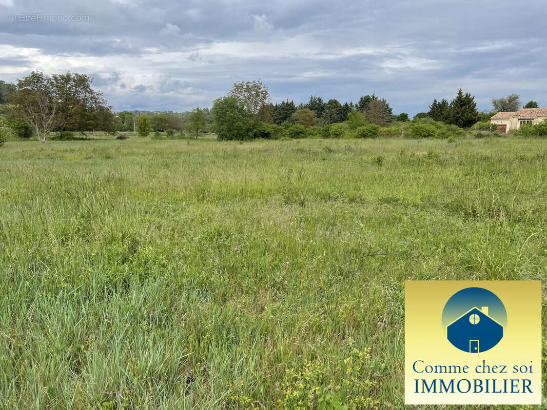 Terrain à TOURVES