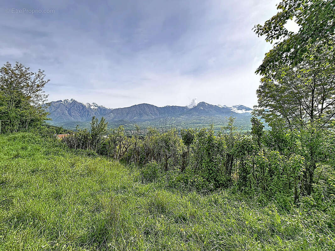 Terrain à LA FARE-EN-CHAMPSAUR