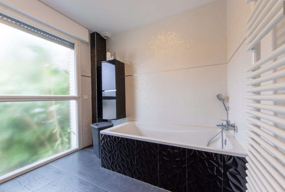 Maison à LE PLESSIS-ROBINSON