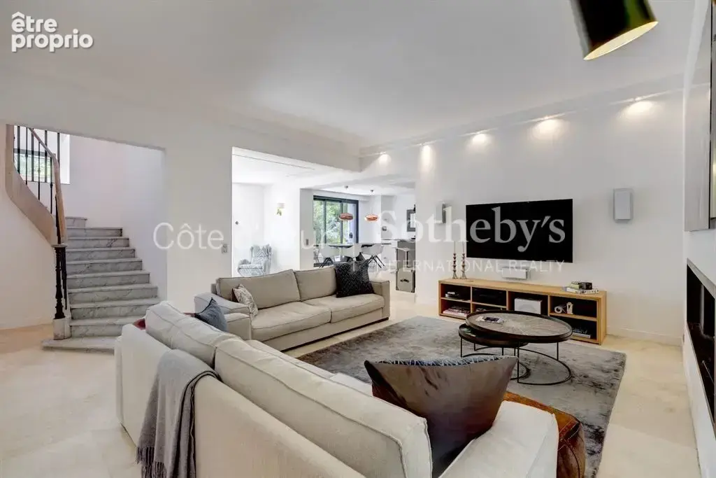 Cannes Californie villa contemporaine rénovée avec piscine chauffée et jardin paysager - photo 5