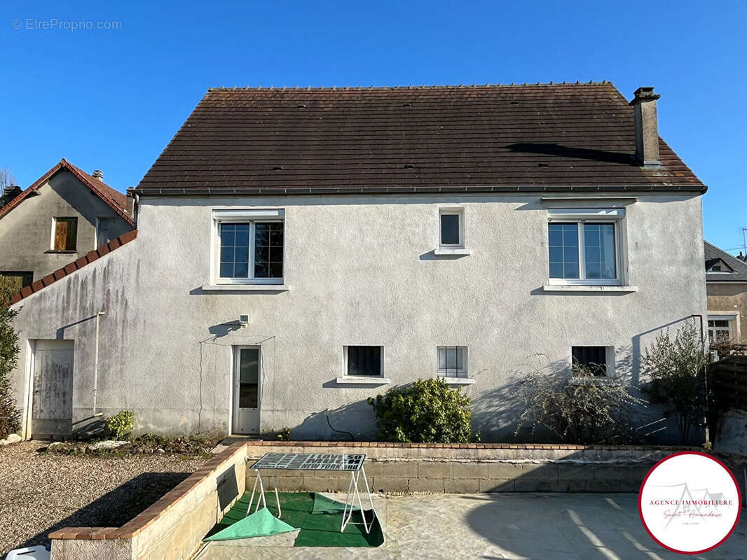 Maison à SAINT-AMAND-MONTROND