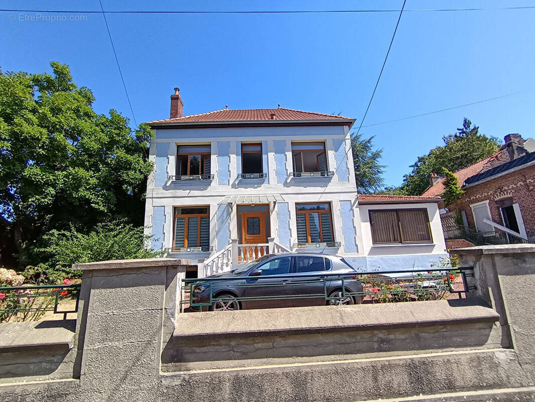 Maison 7 pièces 160 m² · à Villeret · 160 m² · 117 900 €