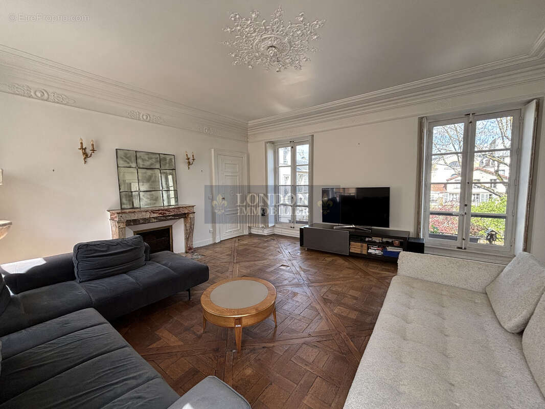 Appartement à VERSAILLES
