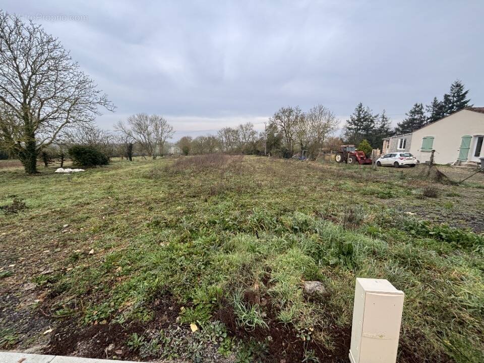 Terrain à LA COUTURE