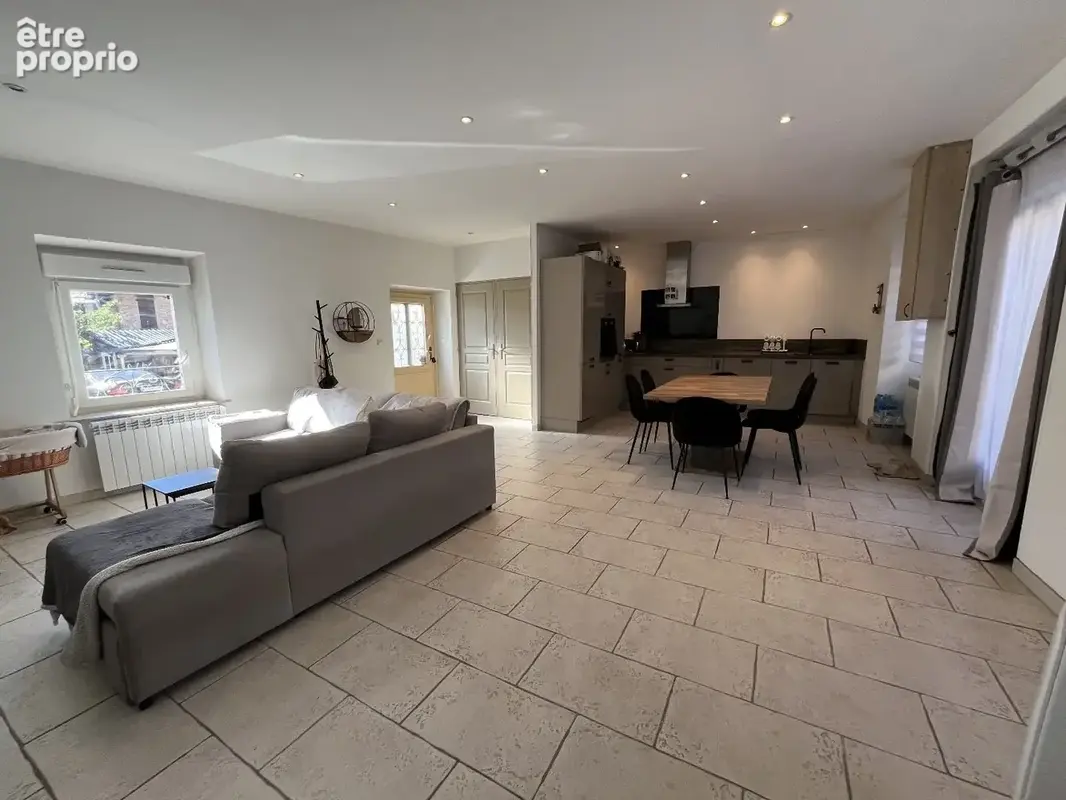 Photo Maison à Trept au prix de 216 000€