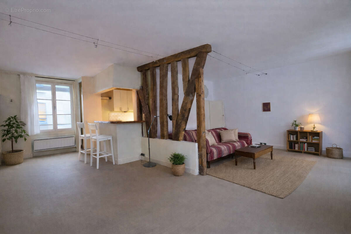 Appartement à PARIS-4E
