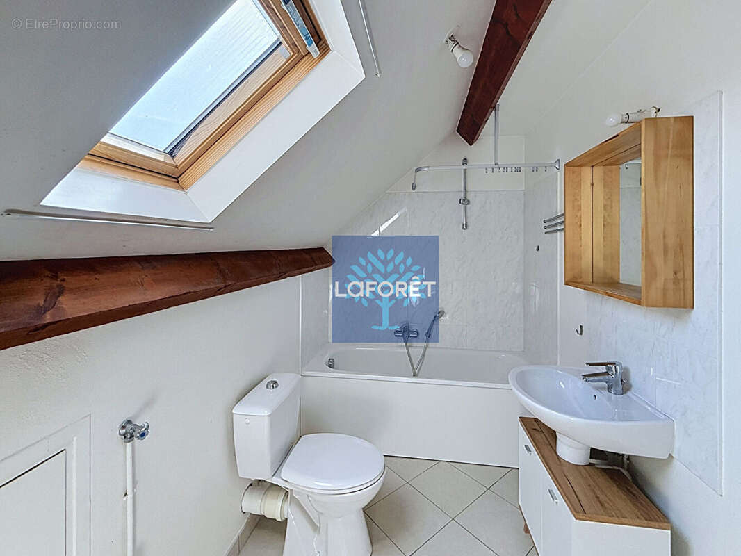 Appartement à FONTENAY-LE-VICOMTE