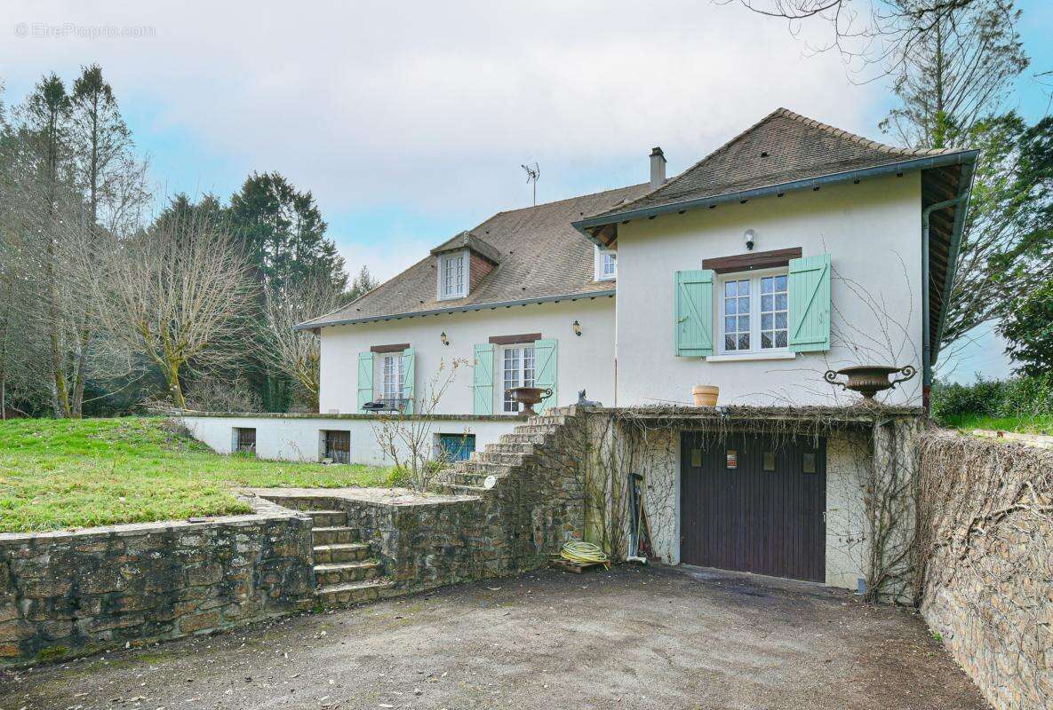 Maison à CHAMPNIERS-ET-REILHAC