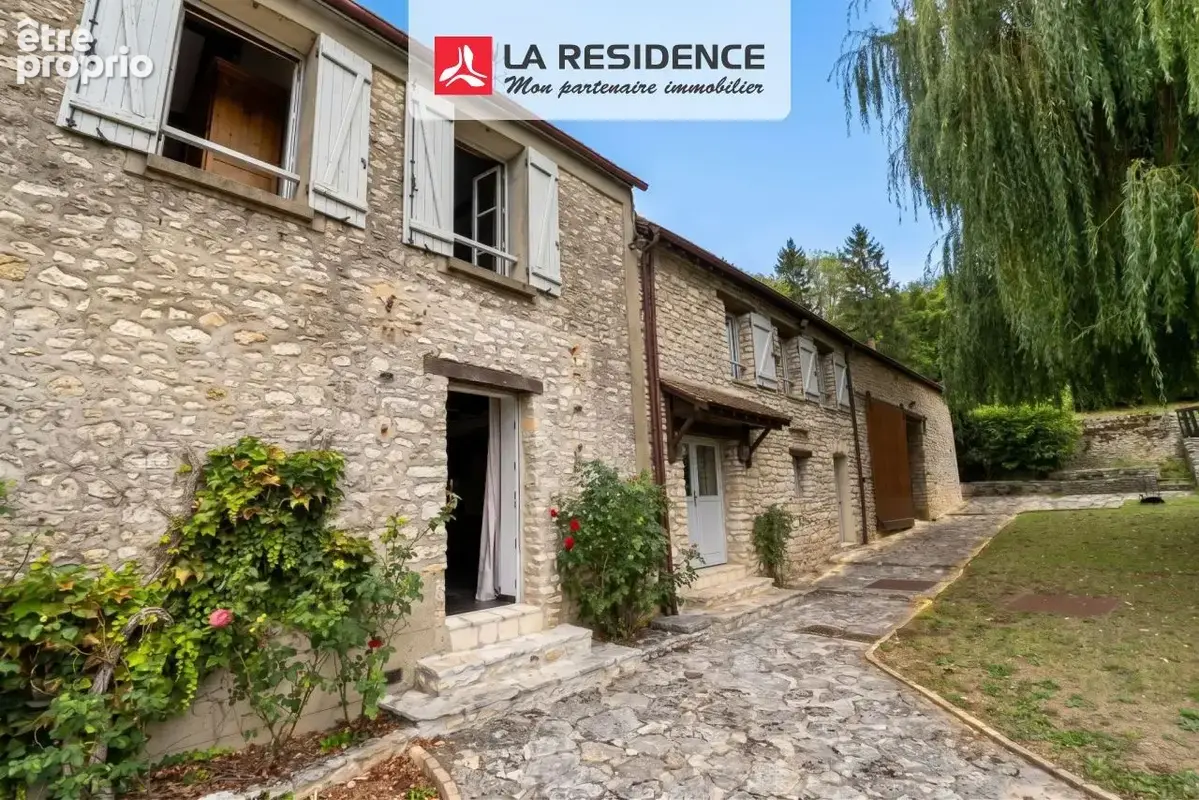 Maison à MONTREUIL-SUR-EPTE