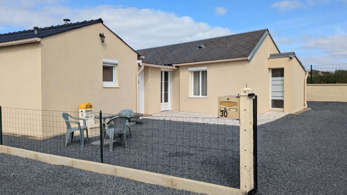 Maison à MILLY-SUR-THERAIN