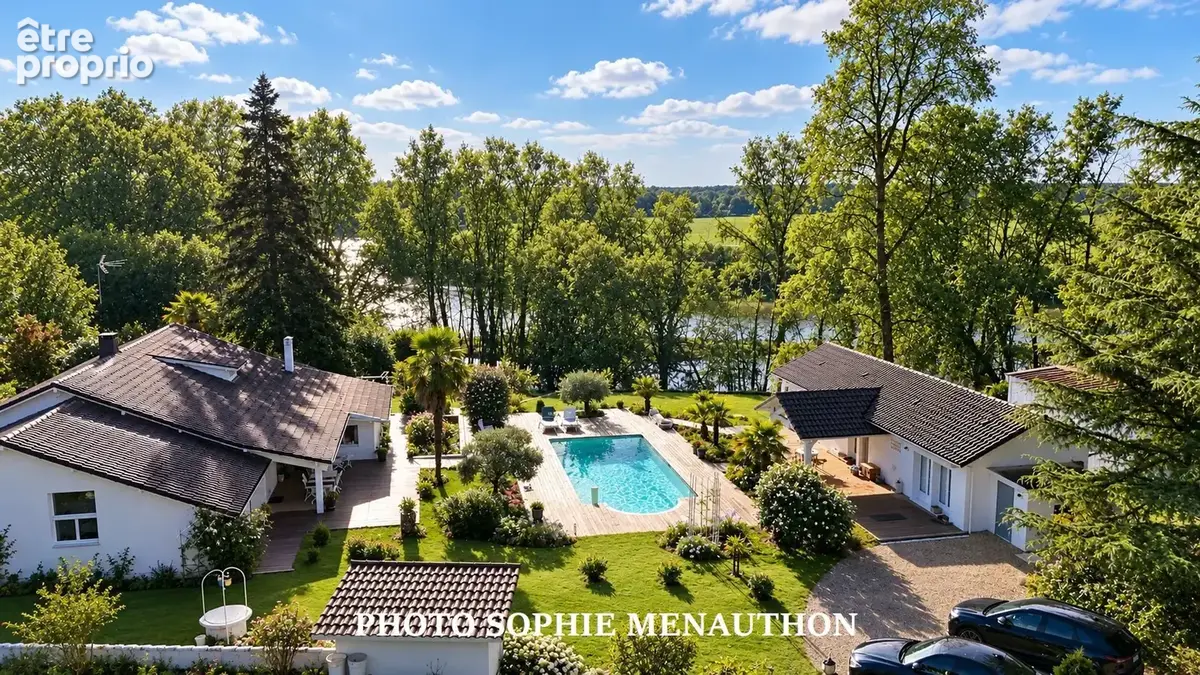 Propriété de caractère avec dépendances et piscine  Domaine de 3 hectares au calme absolu - photo 1