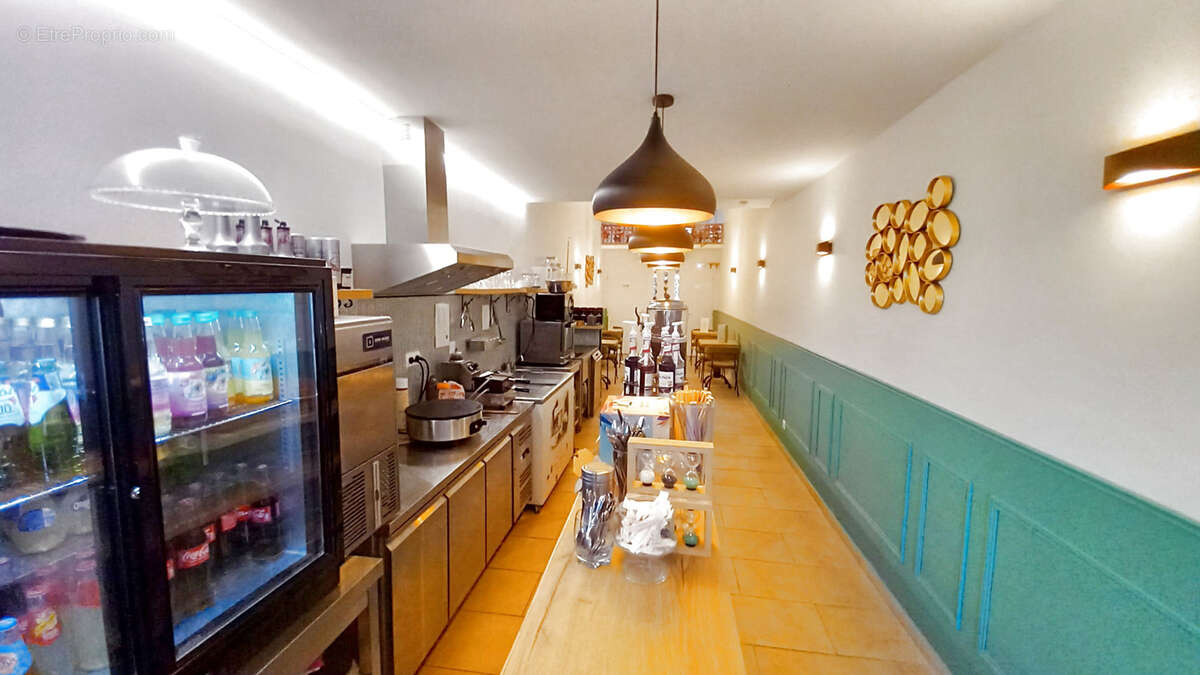 Commerce à LAMALOU-LES-BAINS