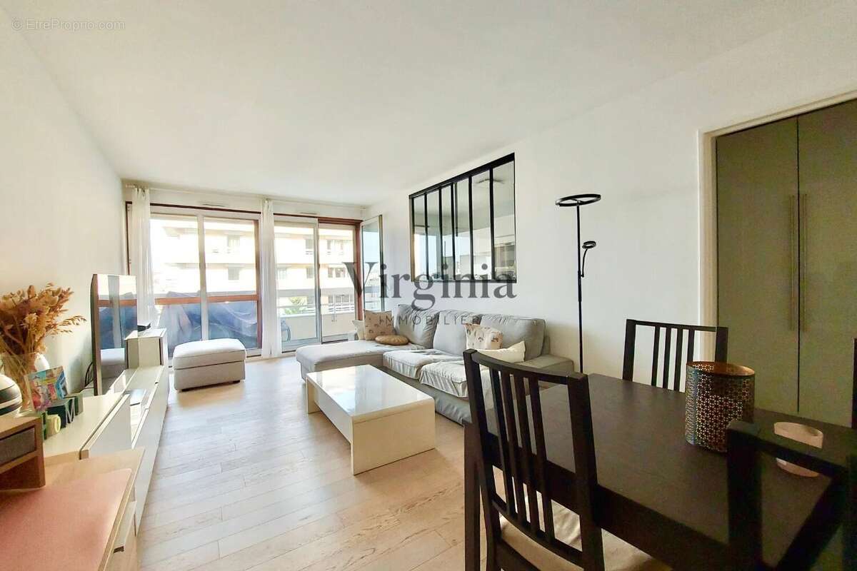 Appartement à CHARENTON-LE-PONT