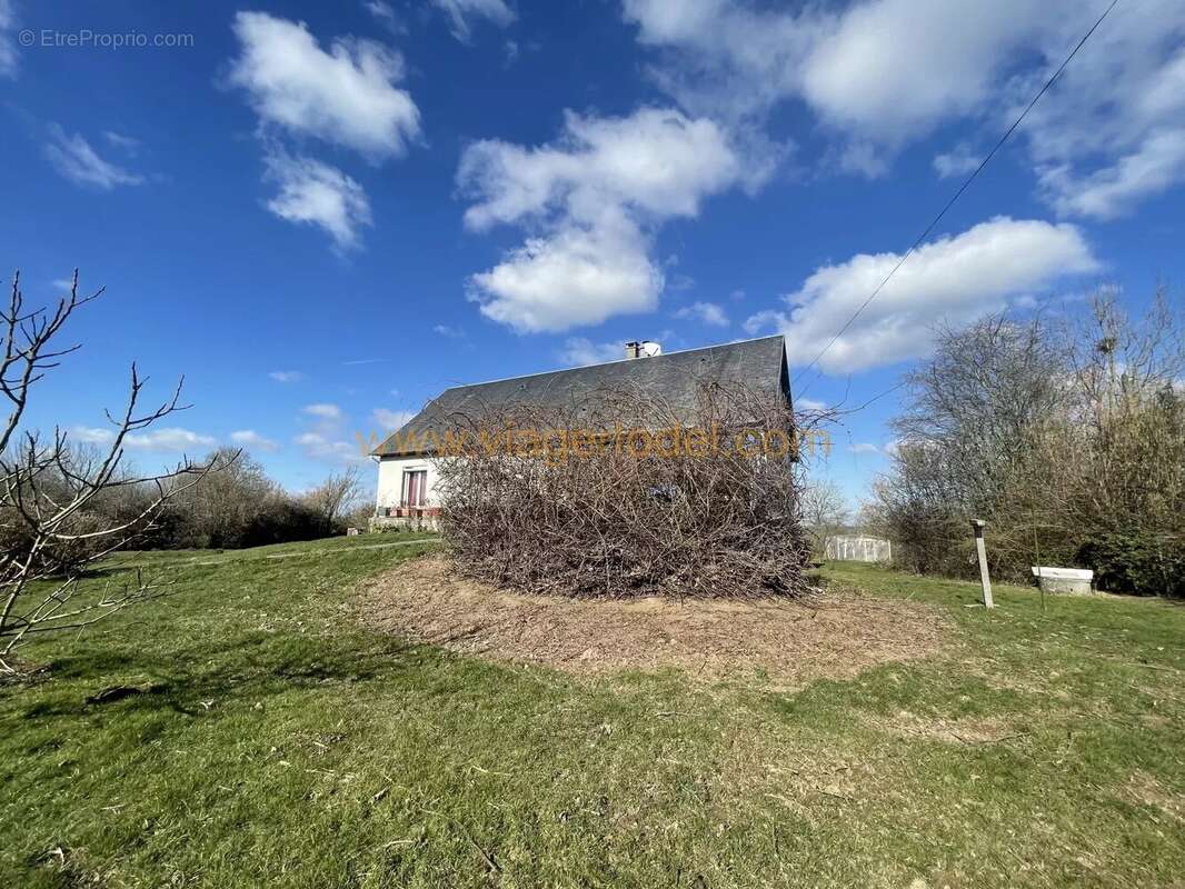 Maison à SAINT-PLANCHERS