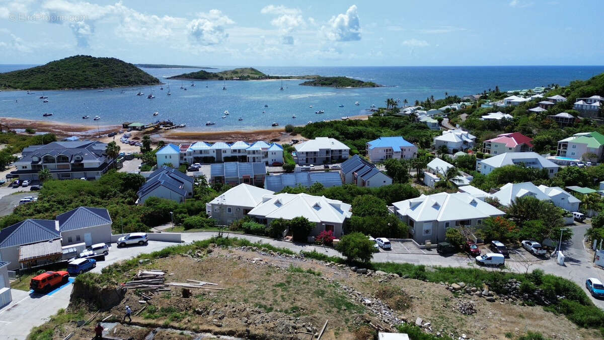 Terrain à SAINT-MARTIN