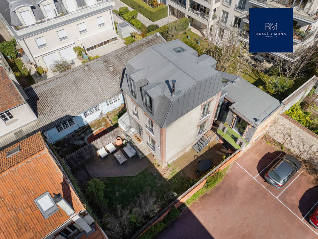 Maison à LA GARENNE-COLOMBES