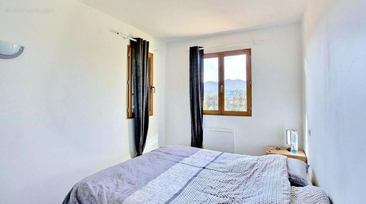 Maison à FLASSANS-SUR-ISSOLE