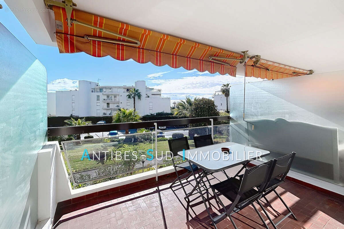 Appartement à VALLAURIS