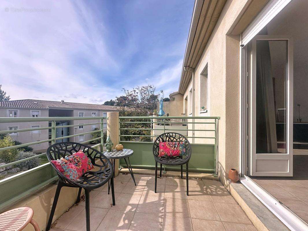 Appartement à VILLENEUVE-LES-AVIGNON