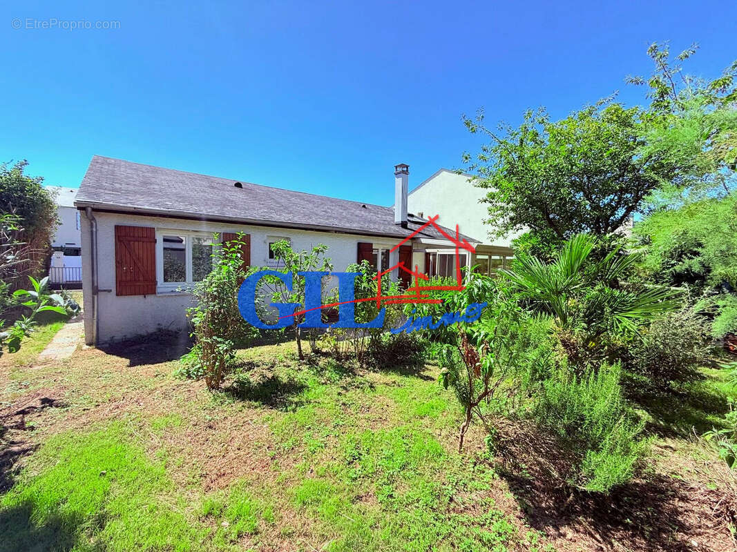 Maison à SAVIGNY-LE-TEMPLE