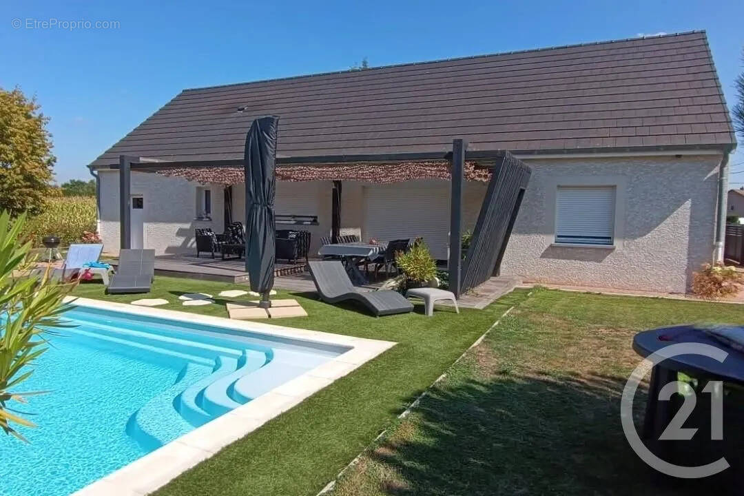 Maison à SAINT-VINCENT-EN-BRESSE