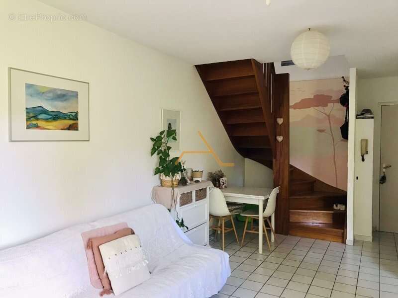 DIEULEFIT  Appartement duplex avec jardin privatif et balcon au sein d'une résidence prisée - photo 3