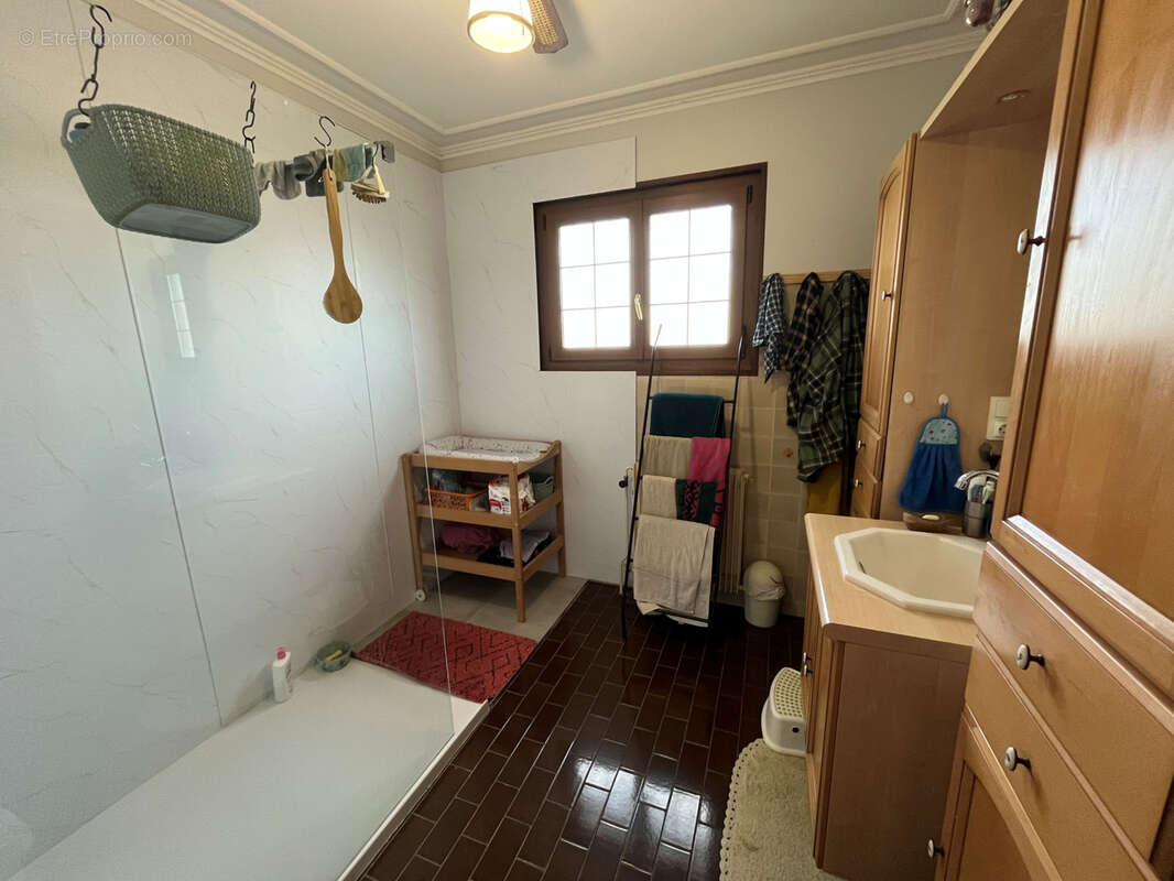 Villa six chambres et piscine - photo 17
