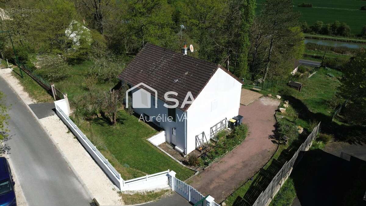 Maison 160 m² à Bannay  - photo 2