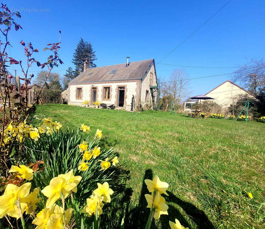 Maison à LA BAZOCHE-GOUET