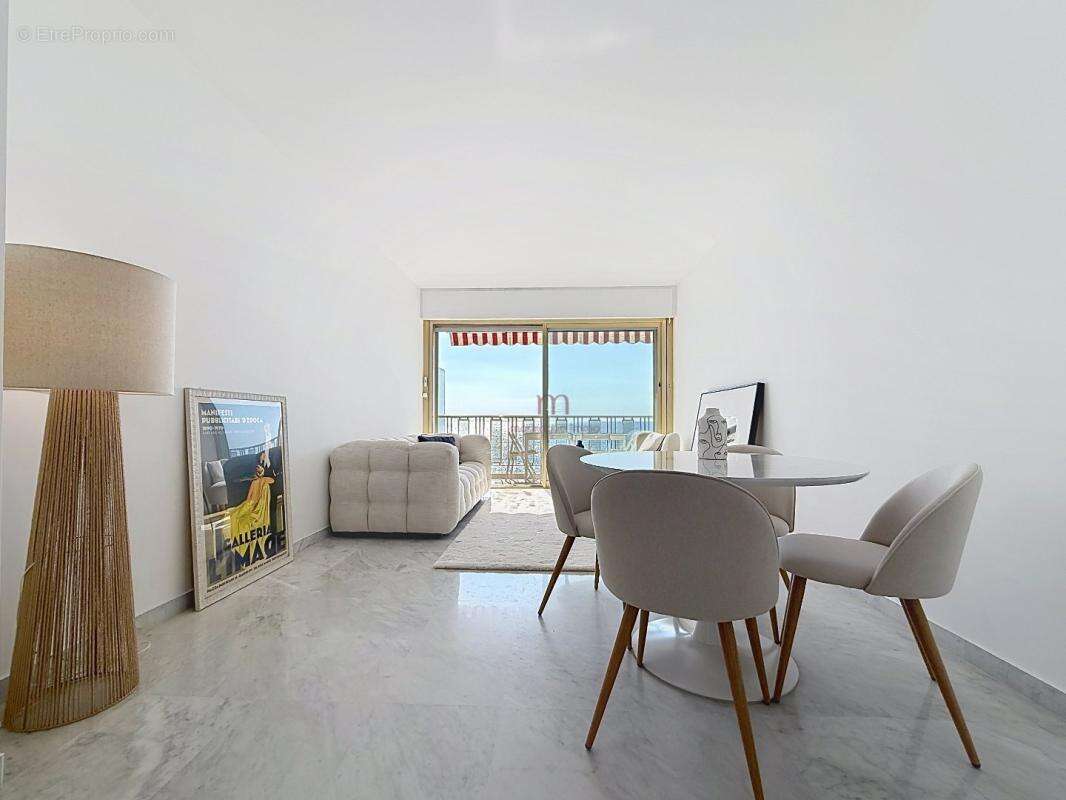 Appartement à ROQUEBRUNE-CAP-MARTIN