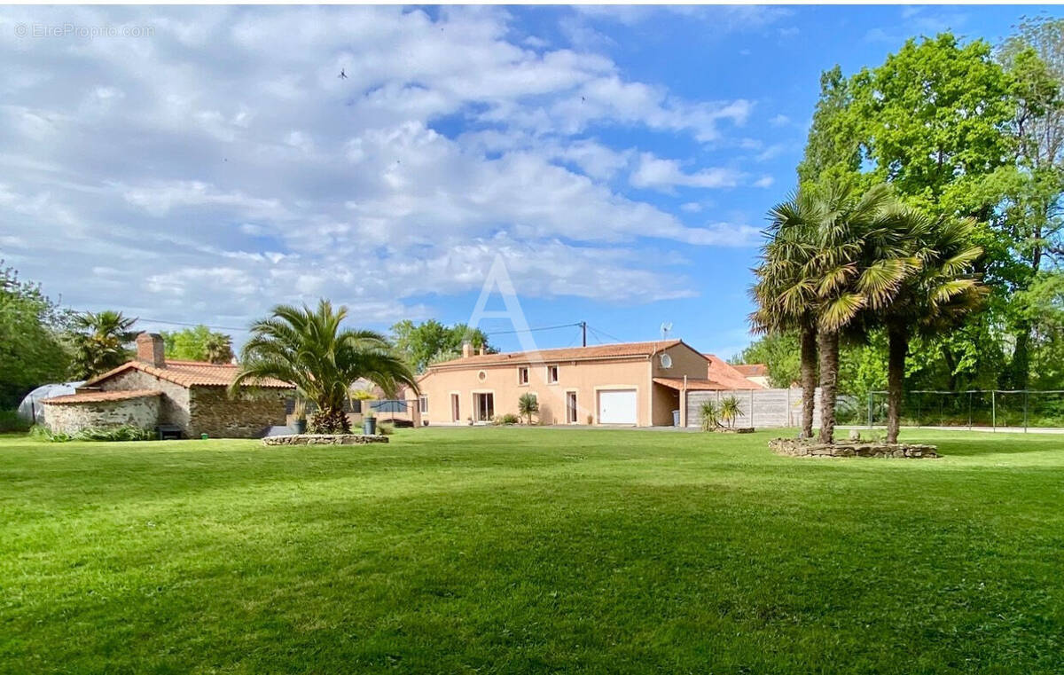 Maison à SAINT-PHILBERT-DE-GRAND-LIEU