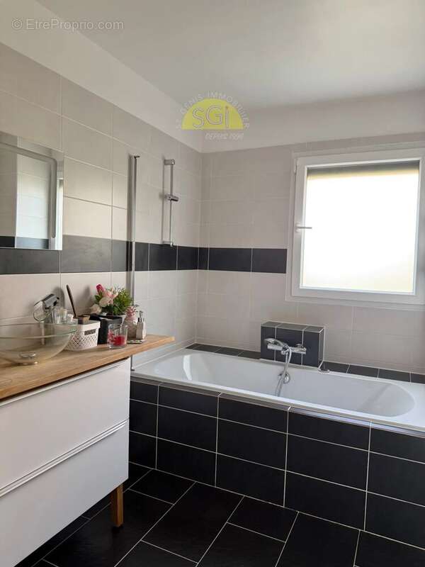 Maison à SAINT-GENIS-DES-FONTAINES