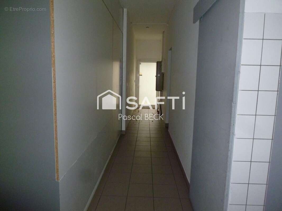 Photo 7 - Commerce à GONDREVILLE