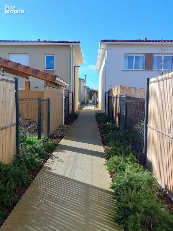 Photo Appartement à Roques au prix de 193 680€