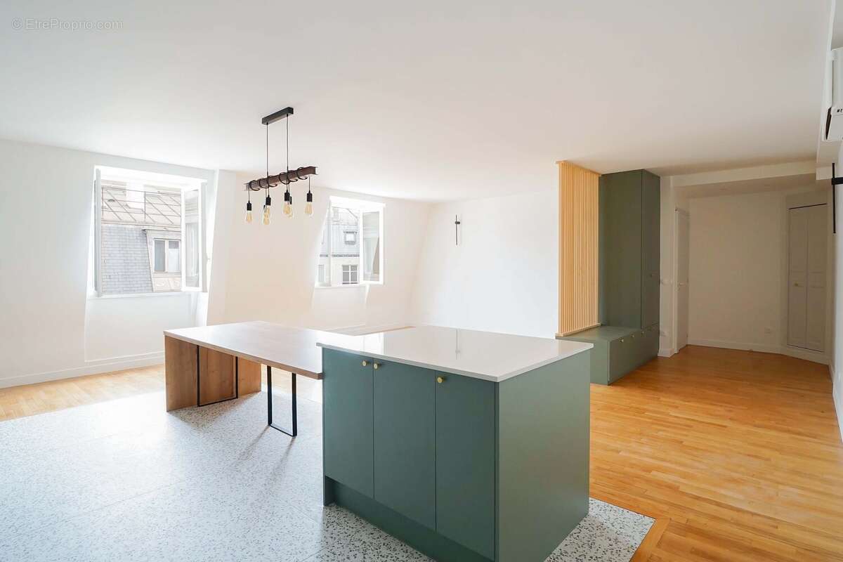 Photo 4 - Appartement à PARIS-8E