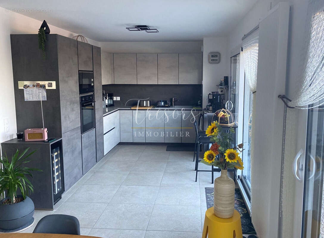 Appartement à MESIGNY